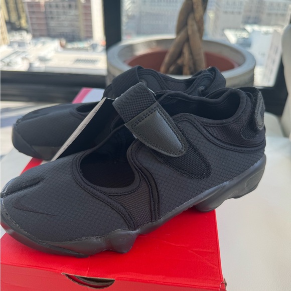 Nike Tabis Black Slip-On Sneakers - Picture 4 of 5